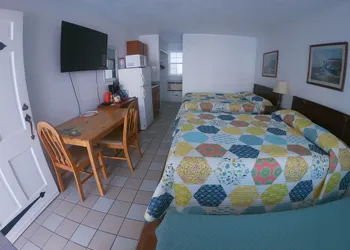 Sea Chest Motel hotel thumbnail 7