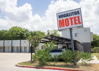 Nogalitos Motel hotel thumbnail 8