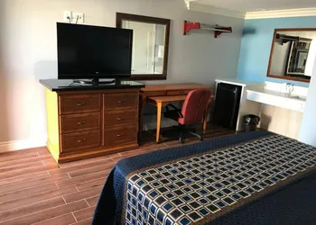 Driftwood Motel hotel thumbnail 2