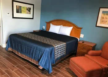 Driftwood Motel hotel thumbnail 3