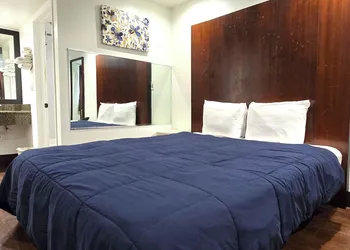 Century Motel hotel thumbnail 2