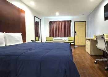 Century Motel hotel thumbnail 5