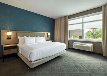 Comfort Inn and Suites hotel thumbnail 6