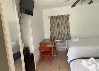 SunShine Motel hotel thumbnail 3
