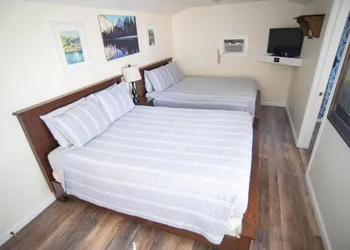 Mt Williamson Motel and Basecamp hotel thumbnail 7