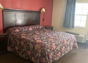 Village Inn hotel thumbnail 4