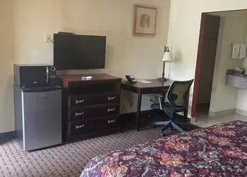 Village Inn hotel thumbnail 5