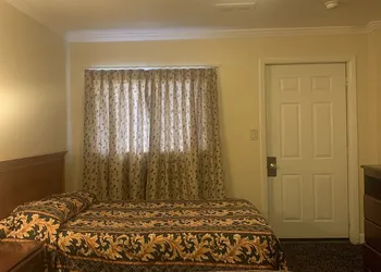 River Inn Motel hotel thumbnail 3