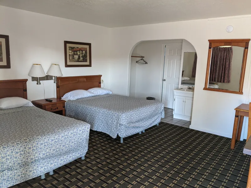 Deluxe Inn hotel detail image 6
