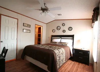 Eagle Ford Village Suites Dilley hotel thumbnail 3