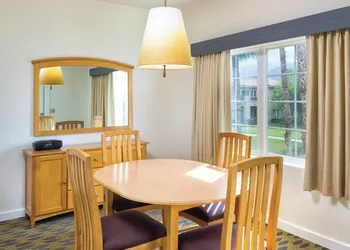 Worldmark Cathedral City hotel thumbnail 6