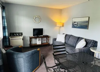 Boundary Waters Resort & Marina hotel thumbnail 8