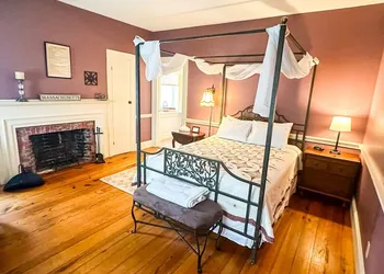 Black Walnut Inn hotel thumbnail 6