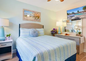 Bella Sirena Inn hotel thumbnail 2