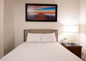 Anchor Pointe Inn hotel thumbnail 8
