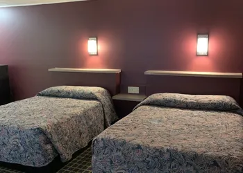 Boone Trail Inn hotel thumbnail 2