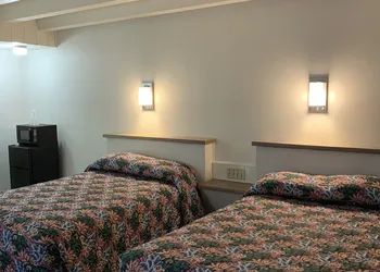 Boone Trail Inn hotel thumbnail 7