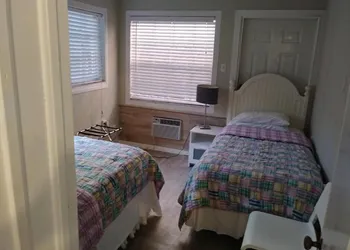 Tropical Sky Ranch Motel hotel thumbnail 3