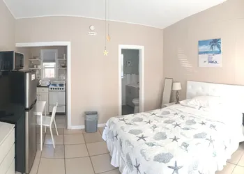 Tropical Sky Ranch Motel hotel thumbnail 7
