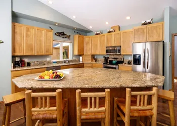 Riffle River Lodge 3 Bedroom Home by NW Comfy Cabins by RedAwning hotel thumbnail 7