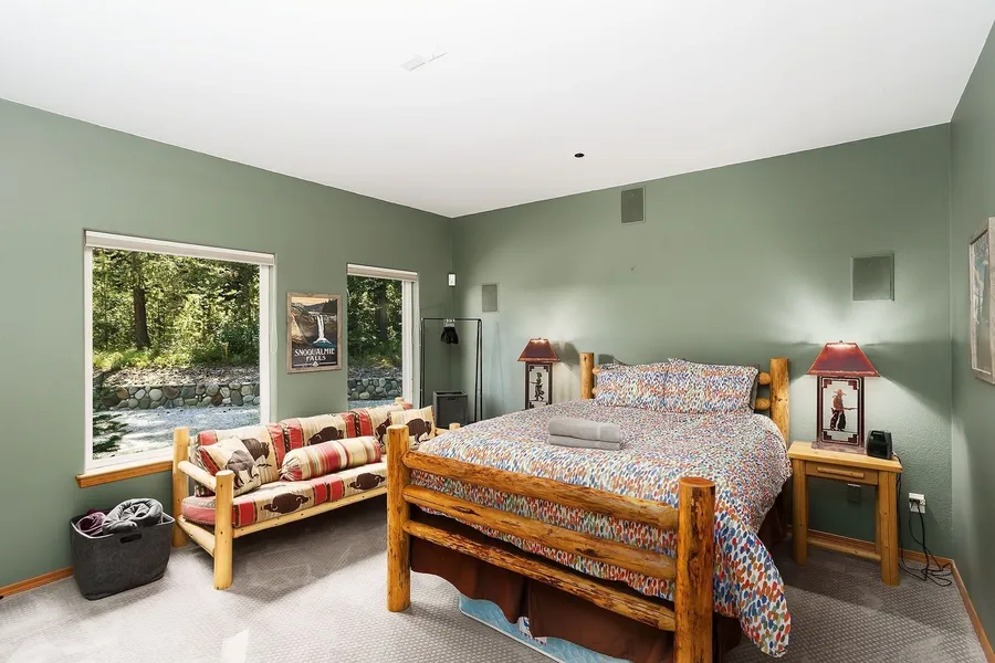 Riffle River Lodge 3 Bedroom Home by NW Comfy Cabins by RedAwning hotel detail image 2