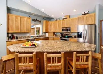 Riffle River Lodge 3 Bedroom Home by NW Comfy Cabins by RedAwning hotel thumbnail 7