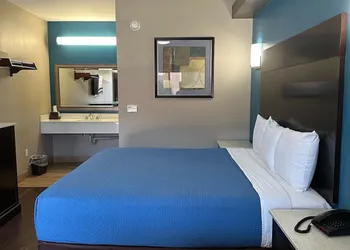 Crystal Palace Inn hotel thumbnail 4