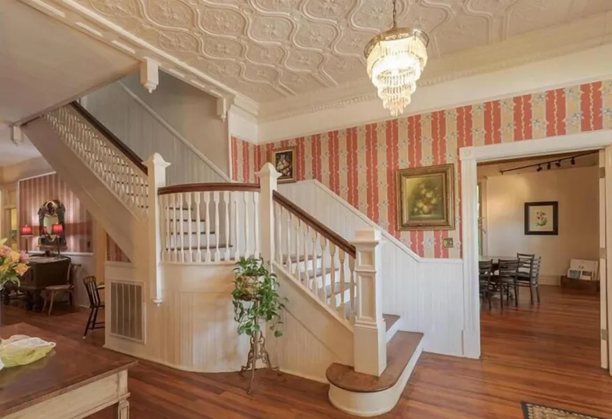 The Veranda Historic Inn hotel detail image 2