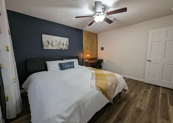 Colony Suite hotel thumbnail 8