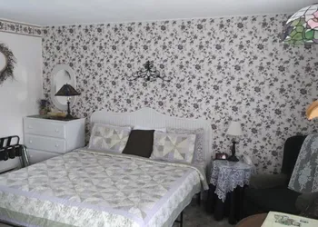 Midway Lodging hotel thumbnail 3
