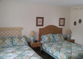 Midway Lodging hotel thumbnail 4