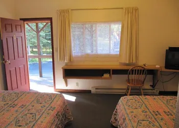 White Moose Lodge hotel thumbnail 2