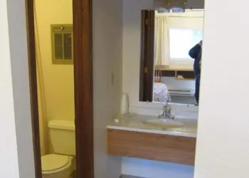 White Moose Lodge hotel thumbnail 4
