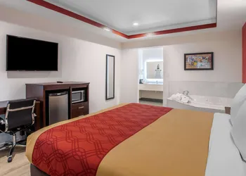 Econo Lodge Houston Northwest - Cypress hotel thumbnail 8