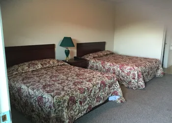 Americana Inn hotel thumbnail 4