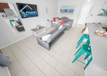 Bayview Apartments by Lowkl hotel thumbnail 5