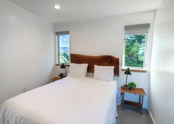 anchor inn pacifica hotel thumbnail 6
