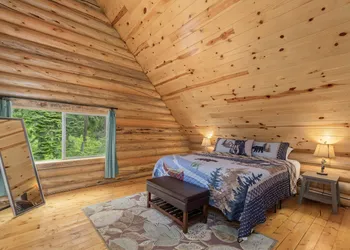 Bearfoot Chalet 3 Bedroom Home by NW Comfy Cabins hotel thumbnail 2