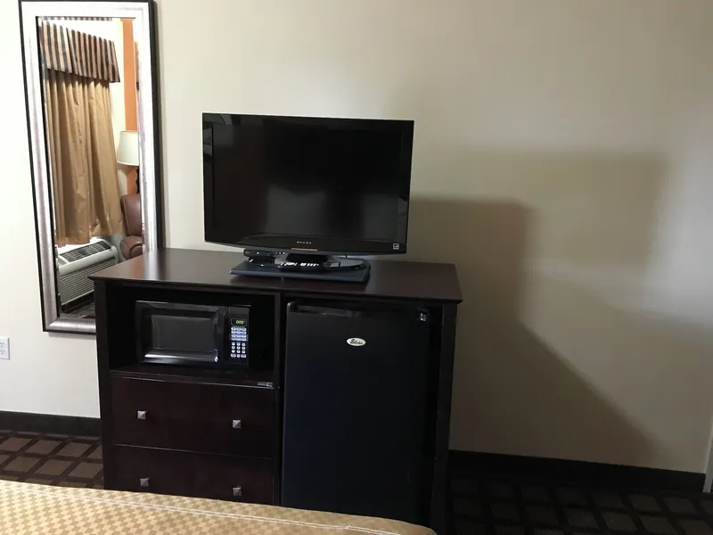 Executive Inn & Suites hotel detail image 2