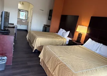 Executive Inn & Suites hotel thumbnail 5