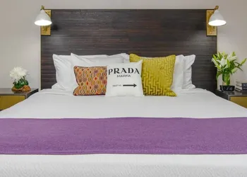 The Dundee - A Trace Hotel hotel thumbnail 2
