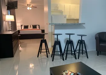 Miami Airport Apartment Inn hotel thumbnail 3
