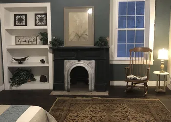 Historic McDonald Airbnb hotel thumbnail 2