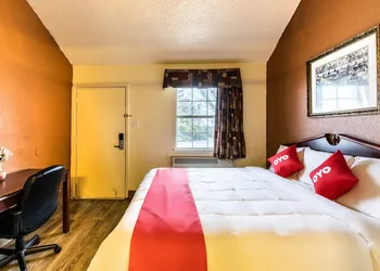 OYO Hotel Decatur TX Hwy 287 Northwest hotel thumbnail 5