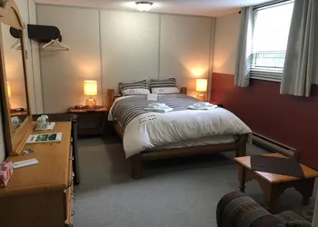 Stewart Mountain Lodge hotel thumbnail 2
