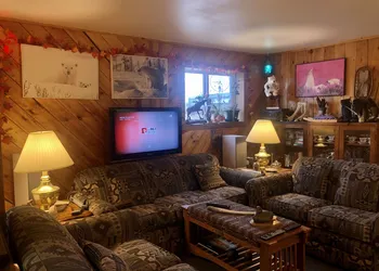 Iceberg Inn hotel thumbnail 3