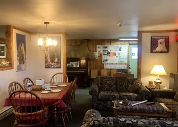 Iceberg Inn hotel thumbnail 4
