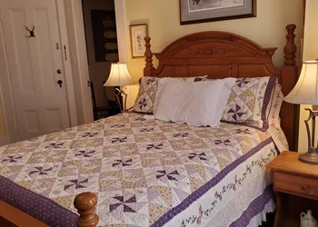 The Lark & Loon Inn hotel thumbnail 7