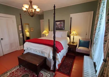 The Lark & Loon Inn hotel thumbnail 8
