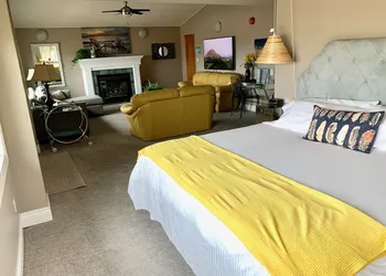 Paradise Inn On The Beach hotel thumbnail 3
